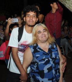 Foto de la galería: Los Alonsitos transformaron a la plaza en una fiesta chamamecera