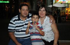 Foto de la galería: Los Alonsitos transformaron a la plaza en una fiesta chamamecera