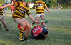 Foto de la galería: Batacazo de Centro en la cancha de Tacurú