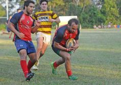 Foto de la galería: Batacazo de Centro en la cancha de Tacurú