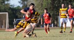 Foto de la galería: Batacazo de Centro en la cancha de Tacurú