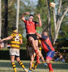 Foto de la galería: Batacazo de Centro en la cancha de Tacurú