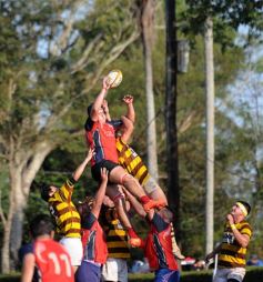 Foto de la galería: Batacazo de Centro en la cancha de Tacurú