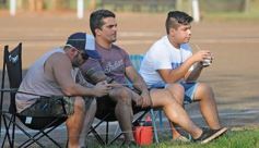 Foto de la galería: Batacazo de Centro en la cancha de Tacurú