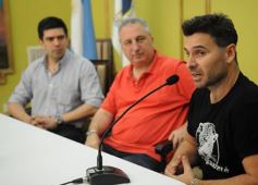 Foto de la galería: El gobernador presentó un nuevo ejemplar de Yaguareté y firmó un convenio para el monitoreo de la especie en Misiones