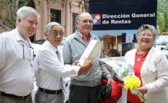 Foto de la galería: Rentas le entregó el OKM a Juliana Ayala, ganadora del sorteo de Consumidores Finales sobre los Ingresos Brutos