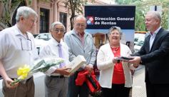 Foto de la galería: Rentas le entregó el OKM a Juliana Ayala, ganadora del sorteo de Consumidores Finales sobre los Ingresos Brutos