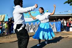 Foto de la galería: Autoridades de la EBY participaron de la celebración del 25 de Mayo con vecinos del barrio Fátima