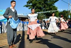 Foto de la galería: Autoridades de la EBY participaron de la celebración del 25 de Mayo con vecinos del barrio Fátima