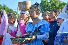 Foto de la galería: Autoridades de la EBY participaron de la celebración del 25 de Mayo con vecinos del barrio Fátima
