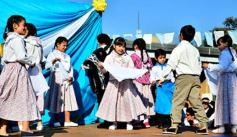 Foto de la galería: Autoridades de la EBY participaron de la celebración del 25 de Mayo con vecinos del barrio Fátima