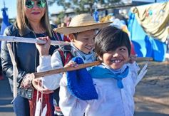 Foto de la galería: Autoridades de la EBY participaron de la celebración del 25 de Mayo con vecinos del barrio Fátima