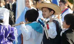 Foto de la galería: Autoridades de la EBY participaron de la celebración del 25 de Mayo con vecinos del barrio Fátima