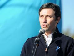 Foto de la galería: Autoridades de la EBY participaron de la celebración del 25 de Mayo con vecinos del barrio Fátima