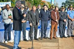 Foto de la galería: Autoridades de la EBY participaron de la celebración del 25 de Mayo con vecinos del barrio Fátima