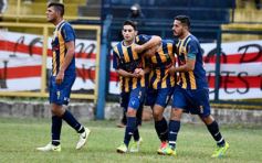 Foto de la galería: Mitre vapuleó a Guaraní por la Liga Posadeña
