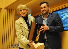 Foto de la galería: En la Legislatura entregaron los premios Andresito a la Literatura misionera