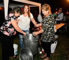 Foto de la galería: Fiesta de San Juan en el tradicional barrio de Villa Blosset