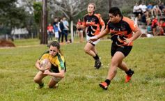 Foto de la galería: Rugby Femenino: empezó en la cancha de Centro el Torneo Oficial de la URuMi