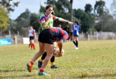 Foto de la galería: Rugby Femenino: empezó en la cancha de Centro el Torneo Oficial de la URuMi