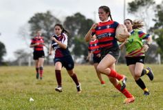 Foto de la galería: Rugby Femenino: empezó en la cancha de Centro el Torneo Oficial de la URuMi