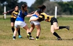 Foto de la galería: Rugby Femenino: empezó en la cancha de Centro el Torneo Oficial de la URuMi