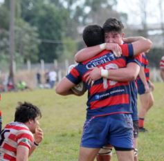 Foto de la galería: Centro lo perdió sobre el final con Regatas