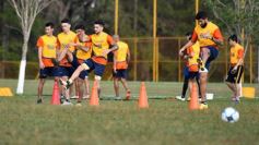 Foto de la galería: Sandro Bárbaro empezó su gestión como DT en Crucero del Norte