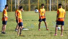 Foto de la galería: Sandro Bárbaro empezó su gestión como DT en Crucero del Norte