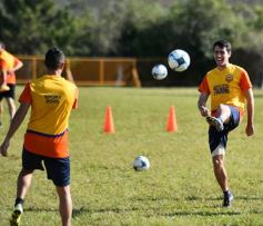Foto de la galería: Sandro Bárbaro empezó su gestión como DT en Crucero del Norte