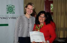 Foto de la galería: La EBY entrega certificados a egresados de informática  del programa “Conectando Futuro”