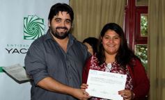 Foto de la galería: La EBY entrega certificados a egresados de informática  del programa “Conectando Futuro”