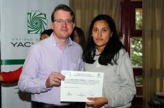 Foto de la galería: La EBY entrega certificados a egresados de informática  del programa “Conectando Futuro”