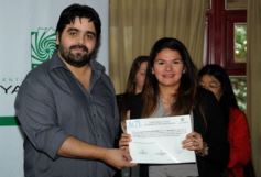 Foto de la galería: La EBY entrega certificados a egresados de informática  del programa “Conectando Futuro”