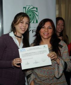 Foto de la galería: La EBY entrega certificados a egresados de informática  del programa “Conectando Futuro”