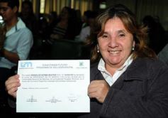 Foto de la galería: La EBY entrega certificados a egresados de informática  del programa “Conectando Futuro”