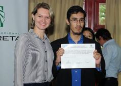 Foto de la galería: La EBY entrega certificados a egresados de informática  del programa “Conectando Futuro”