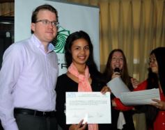 Foto de la galería: La EBY entrega certificados a egresados de informática  del programa “Conectando Futuro”