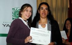 Foto de la galería: La EBY entrega certificados a egresados de informática  del programa “Conectando Futuro”