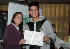 Foto de la galería: La EBY entrega certificados a egresados de informática  del programa “Conectando Futuro”