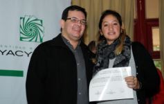 Foto de la galería: La EBY entrega certificados a egresados de informática  del programa “Conectando Futuro”