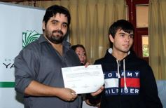 Foto de la galería: La EBY entrega certificados a egresados de informática  del programa “Conectando Futuro”