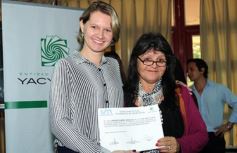 Foto de la galería: La EBY entrega certificados a egresados de informática  del programa “Conectando Futuro”