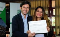 Foto de la galería: La EBY entrega certificados a egresados de informática  del programa “Conectando Futuro”