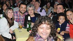Foto de la galería: La Peña de la Librería 6 de Junio inundó de folklore al Club Alemán