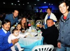 Foto de la galería: La Peña de la Librería 6 de Junio inundó de folklore al Club Alemán