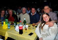 Foto de la galería: La Peña de la Librería 6 de Junio inundó de folklore al Club Alemán
