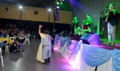 Foto de la galería: La Peña de la Librería 6 de Junio inundó de folklore al Club Alemán