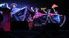 Foto de la galería: La Peña de la Librería 6 de Junio inundó de folklore al Club Alemán