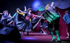 Foto de la galería: La Peña de la Librería 6 de Junio inundó de folklore al Club Alemán